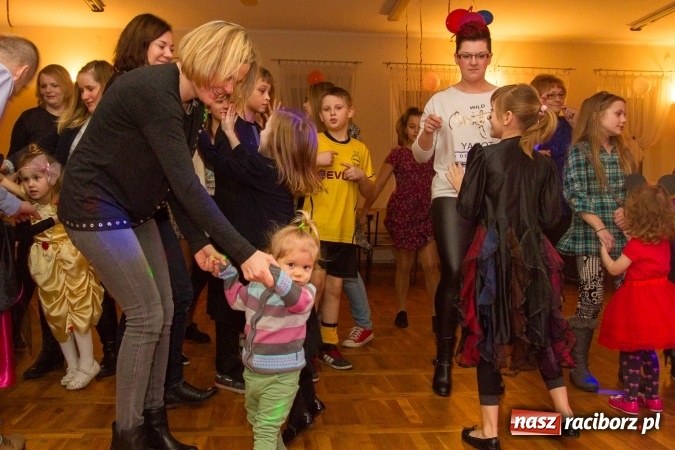 Zdjęcie w galerii na portalu naszraciborz.pl: Strażacy z Miedoni zaprosili na bal najmłodszych wiadomości z regionu