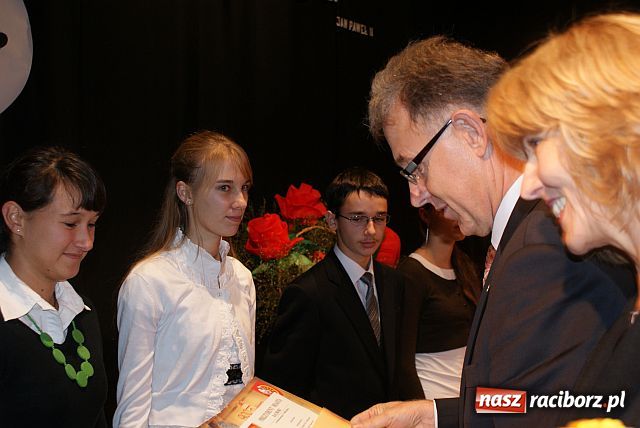 Zdjęcie w galerii na portalu naszraciborz.pl: Nauczyciele obchodzą swoje święto wiadomości z regionu