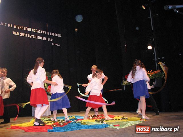 Zdjęcie w galerii na portalu naszraciborz.pl: Nauczyciele obchodzą swoje święto wiadomości z regionu