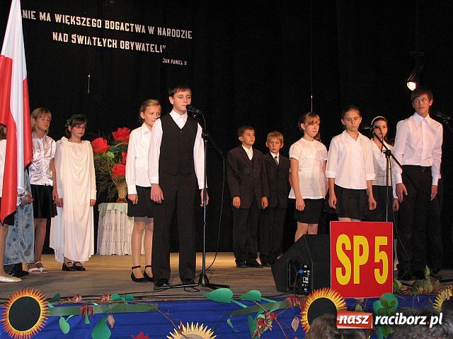 Zdjęcie w galerii na portalu naszraciborz.pl: Nauczyciele obchodzą swoje święto wiadomości z regionu