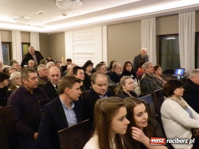 Zdjęcie w galerii na portalu naszraciborz.pl: Wiatr od wschodu - promocja w Krzyżanowicach wiadomości z regionu