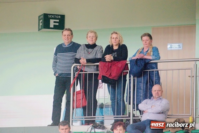 Zdjęcie w galerii na portalu naszraciborz.pl: Zimowa Liga Halowa: Emocjonujące starcia żaków w Arenie Rafako wiadomości z regionu