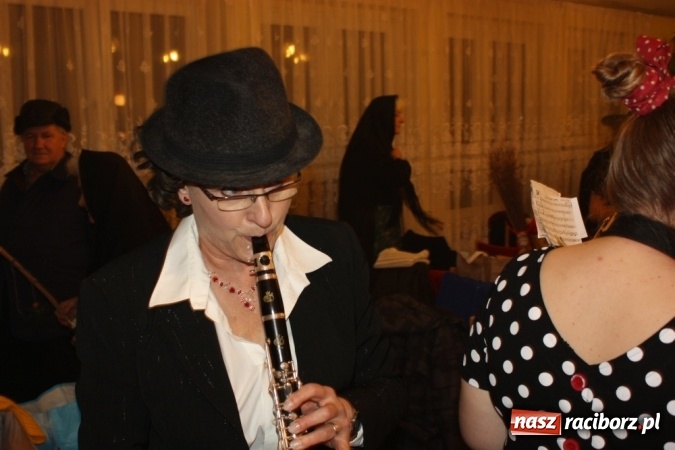 Zdjęcie w galerii na portalu naszraciborz.pl: Krzanowickie pogrzebanie basa wiadomości z regionu