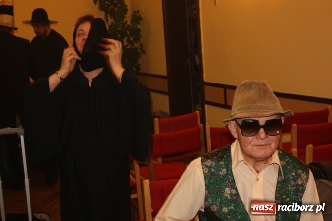 Zdjęcie w galerii na portalu naszraciborz.pl: Krzanowickie pogrzebanie basa wiadomości z regionu