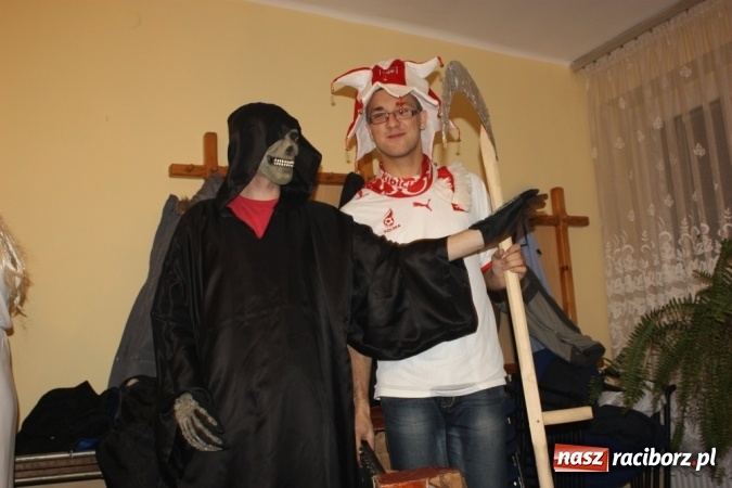 Zdjęcie w galerii na portalu naszraciborz.pl: Krzanowickie pogrzebanie basa wiadomości z regionu