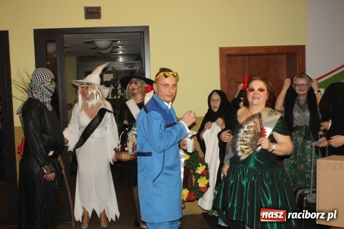 Zdjęcie w galerii na portalu naszraciborz.pl: Krzanowickie pogrzebanie basa wiadomości z regionu