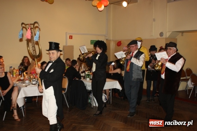 Zdjęcie w galerii na portalu naszraciborz.pl: Krzanowickie pogrzebanie basa wiadomości z regionu