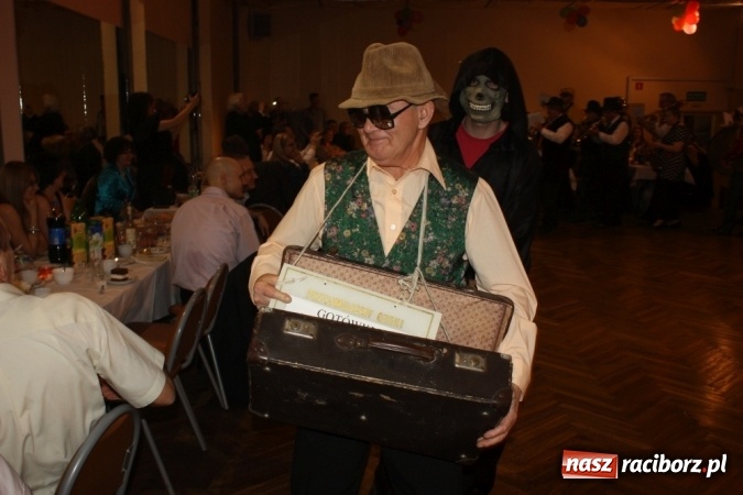 Zdjęcie w galerii na portalu naszraciborz.pl: Krzanowickie pogrzebanie basa wiadomości z regionu