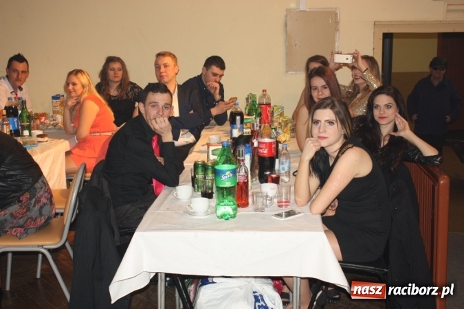 Zdjęcie w galerii na portalu naszraciborz.pl: Krzanowickie pogrzebanie basa wiadomości z regionu