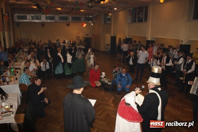 Zdjęcie w galerii na portalu naszraciborz.pl: Krzanowickie pogrzebanie basa wiadomości z regionu