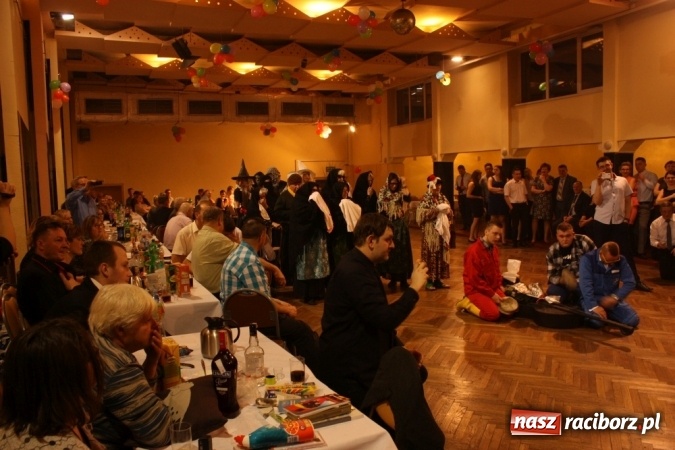 Zdjęcie w galerii na portalu naszraciborz.pl: Krzanowickie pogrzebanie basa wiadomości z regionu