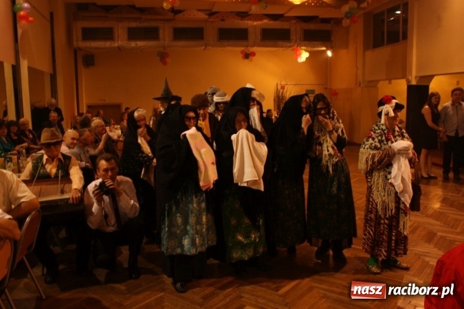 Zdjęcie w galerii na portalu naszraciborz.pl: Krzanowickie pogrzebanie basa wiadomości z regionu