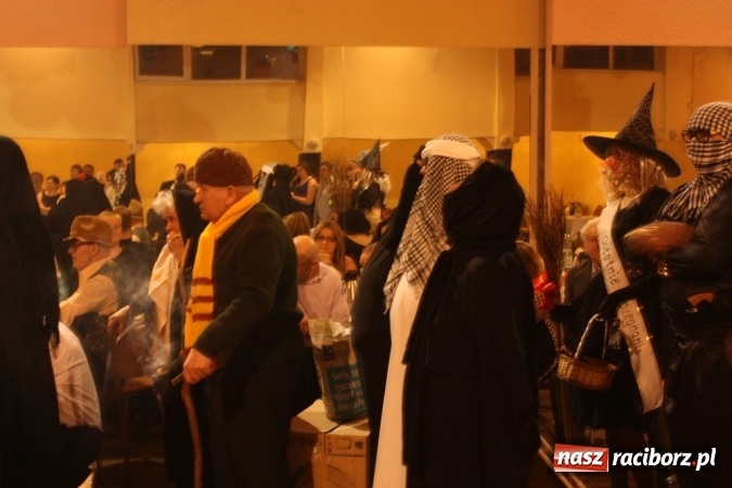 Zdjęcie w galerii na portalu naszraciborz.pl: Krzanowickie pogrzebanie basa wiadomości z regionu