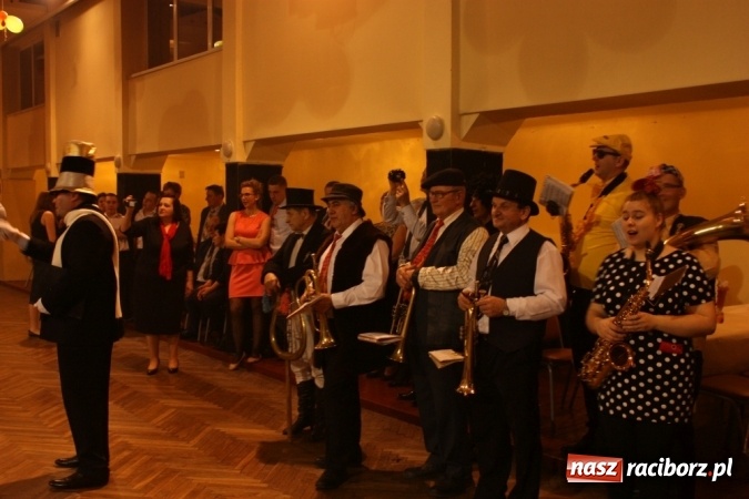 Zdjęcie w galerii na portalu naszraciborz.pl: Krzanowickie pogrzebanie basa wiadomości z regionu