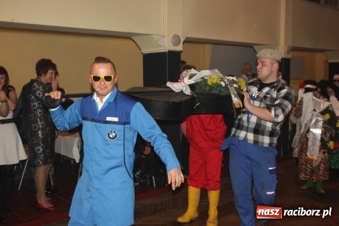 Zdjęcie w galerii na portalu naszraciborz.pl: Krzanowickie pogrzebanie basa wiadomości z regionu