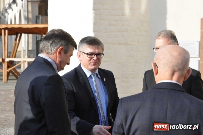 Zdjęcie w galerii na portalu naszraciborz.pl: Dawid Wacławczyk streszcza rozmowy na zamku z marszałkiem Sejmu wiadomości z regionu