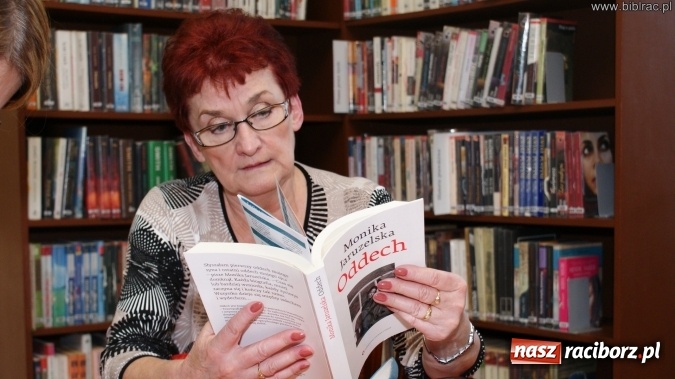 Zdjęcie w galerii na portalu naszraciborz.pl: Czytelnicy nagrodzeni w Plebiscycie na Książkę Roku 2015  wiadomości z regionu