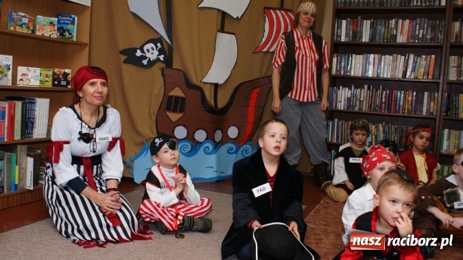 Zdjęcie w galerii na portalu naszraciborz.pl: Ahoj, ku nowej przygodzie, czyli Nocka w bibliotece w Markowicach wiadomości z regionu
