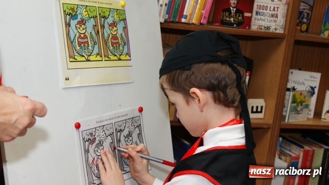 Zdjęcie w galerii na portalu naszraciborz.pl: Ahoj, ku nowej przygodzie, czyli Nocka w bibliotece w Markowicach wiadomości z regionu