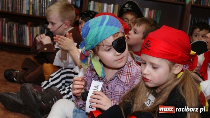 Zdjęcie w galerii na portalu naszraciborz.pl: Ahoj, ku nowej przygodzie, czyli Nocka w bibliotece w Markowicach wiadomości z regionu
