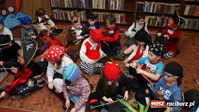 Zdjęcie w galerii na portalu naszraciborz.pl: Ahoj, ku nowej przygodzie, czyli Nocka w bibliotece w Markowicach wiadomości z regionu