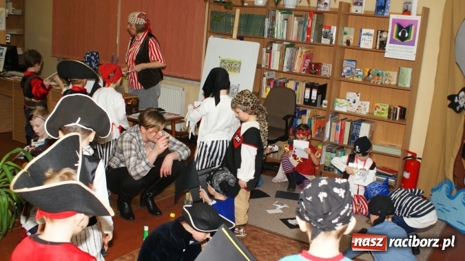 Zdjęcie w galerii na portalu naszraciborz.pl: Ahoj, ku nowej przygodzie, czyli Nocka w bibliotece w Markowicach wiadomości z regionu