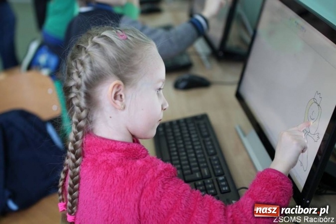 Zdjęcie w galerii na portalu naszraciborz.pl: Zajęcia artystyczne, naukowe i sportowe, czyli ferie w SMS-ie! wiadomości z regionu