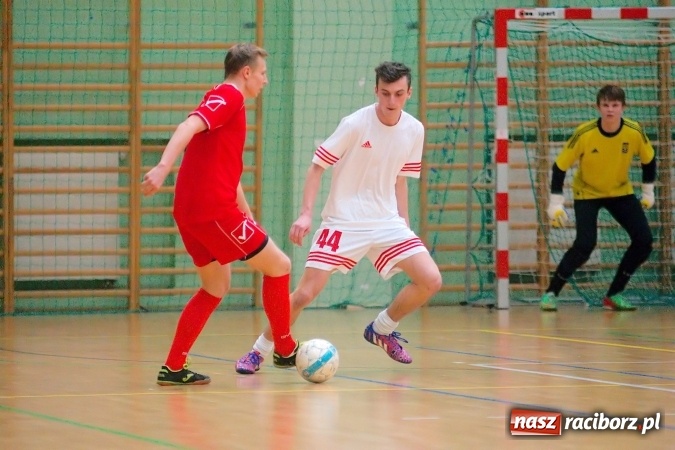 Zdjęcie w galerii na portalu naszraciborz.pl: Dreszczowiec w decydującym starciu. Galactik Football awansował, IC Team musi zadowolić się barażem wiadomości z regionu