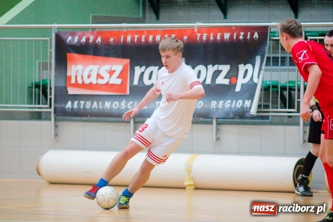 Zdjęcie w galerii na portalu naszraciborz.pl: Dreszczowiec w decydującym starciu. Galactik Football awansował, IC Team musi zadowolić się barażem wiadomości z regionu