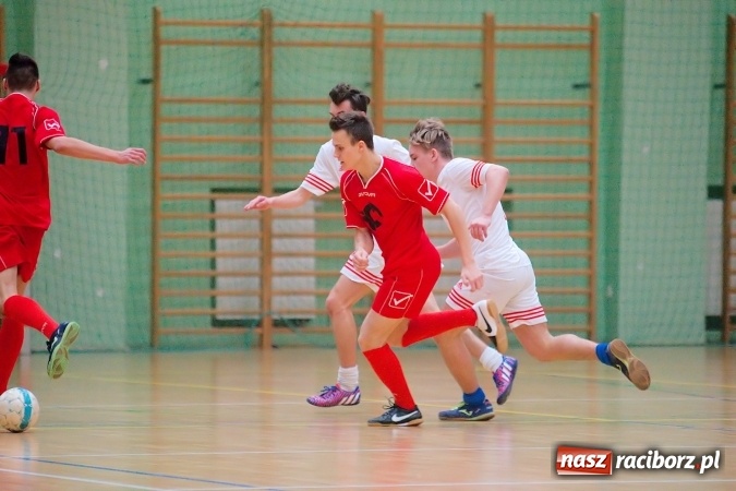 Zdjęcie w galerii na portalu naszraciborz.pl: Dreszczowiec w decydującym starciu. Galactik Football awansował, IC Team musi zadowolić się barażem wiadomości z regionu