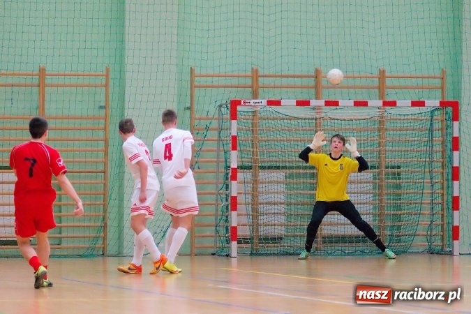 Zdjęcie w galerii na portalu naszraciborz.pl: Dreszczowiec w decydującym starciu. Galactik Football awansował, IC Team musi zadowolić się barażem wiadomości z regionu