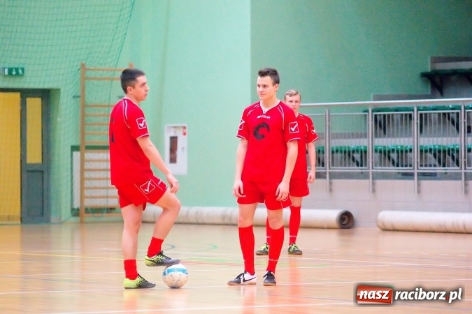 Zdjęcie w galerii na portalu naszraciborz.pl: Dreszczowiec w decydującym starciu. Galactik Football awansował, IC Team musi zadowolić się barażem wiadomości z regionu