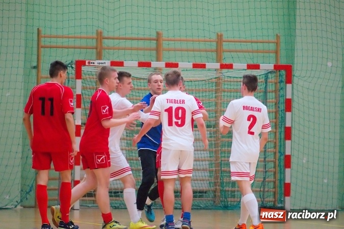 Zdjęcie w galerii na portalu naszraciborz.pl: Dreszczowiec w decydującym starciu. Galactik Football awansował, IC Team musi zadowolić się barażem wiadomości z regionu