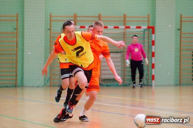 Zdjęcie w galerii na portalu naszraciborz.pl: Dreszczowiec w decydującym starciu. Galactik Football awansował, IC Team musi zadowolić się barażem wiadomości z regionu