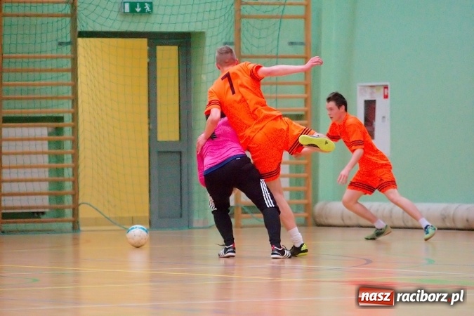 Zdjęcie w galerii na portalu naszraciborz.pl: Dreszczowiec w decydującym starciu. Galactik Football awansował, IC Team musi zadowolić się barażem wiadomości z regionu