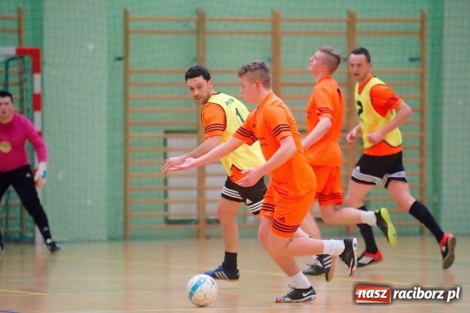 Zdjęcie w galerii na portalu naszraciborz.pl: Dreszczowiec w decydującym starciu. Galactik Football awansował, IC Team musi zadowolić się barażem wiadomości z regionu