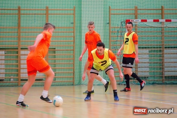 Zdjęcie w galerii na portalu naszraciborz.pl: Dreszczowiec w decydującym starciu. Galactik Football awansował, IC Team musi zadowolić się barażem wiadomości z regionu