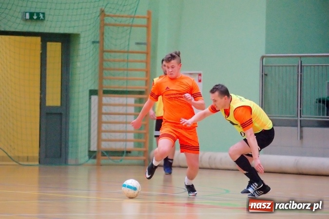 Zdjęcie w galerii na portalu naszraciborz.pl: Dreszczowiec w decydującym starciu. Galactik Football awansował, IC Team musi zadowolić się barażem wiadomości z regionu