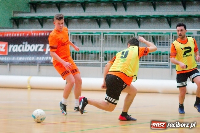 Zdjęcie w galerii na portalu naszraciborz.pl: Dreszczowiec w decydującym starciu. Galactik Football awansował, IC Team musi zadowolić się barażem wiadomości z regionu