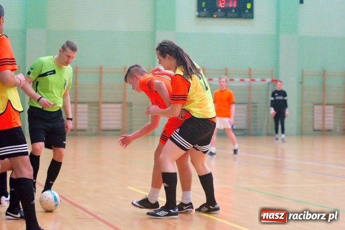 Zdjęcie w galerii na portalu naszraciborz.pl: Dreszczowiec w decydującym starciu. Galactik Football awansował, IC Team musi zadowolić się barażem wiadomości z regionu