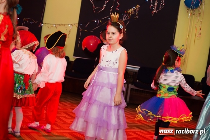 Zdjęcie w galerii na portalu naszraciborz.pl: Bal Karnawałowy w Młodzieżowym Domu Kultury wiadomości z regionu