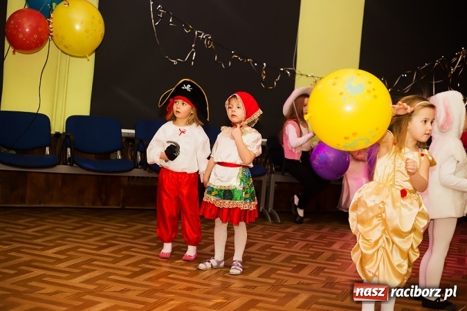 Zdjęcie w galerii na portalu naszraciborz.pl: Bal Karnawałowy w Młodzieżowym Domu Kultury wiadomości z regionu