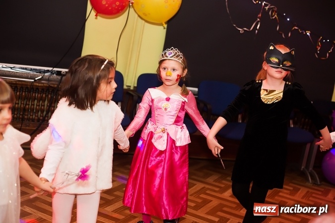 Zdjęcie w galerii na portalu naszraciborz.pl: Bal Karnawałowy w Młodzieżowym Domu Kultury wiadomości z regionu