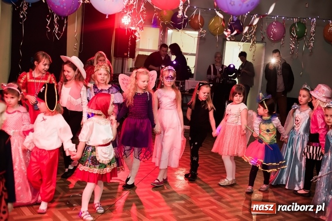 Zdjęcie w galerii na portalu naszraciborz.pl: Bal Karnawałowy w Młodzieżowym Domu Kultury wiadomości z regionu