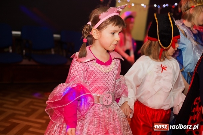 Zdjęcie w galerii na portalu naszraciborz.pl: Bal Karnawałowy w Młodzieżowym Domu Kultury wiadomości z regionu