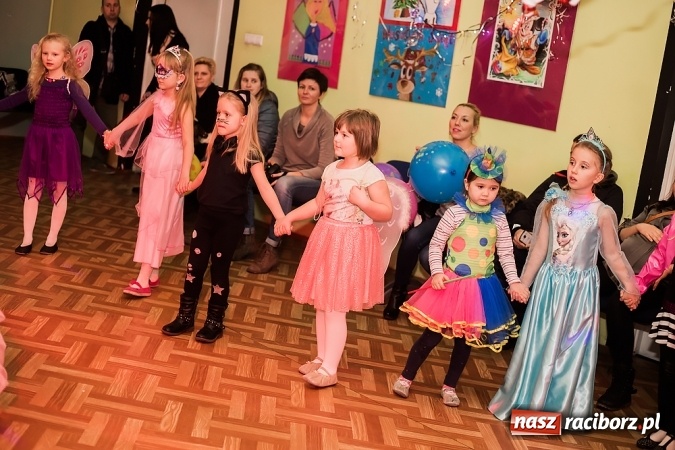 Zdjęcie w galerii na portalu naszraciborz.pl: Bal Karnawałowy w Młodzieżowym Domu Kultury wiadomości z regionu