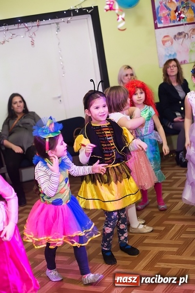 Zdjęcie w galerii na portalu naszraciborz.pl: Bal Karnawałowy w Młodzieżowym Domu Kultury wiadomości z regionu