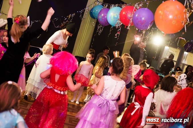Zdjęcie w galerii na portalu naszraciborz.pl: Bal Karnawałowy w Młodzieżowym Domu Kultury wiadomości z regionu