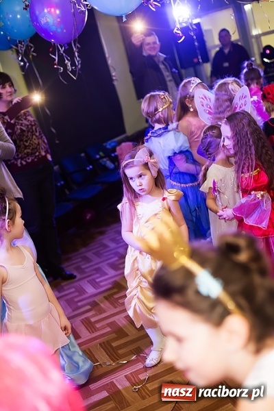 Zdjęcie w galerii na portalu naszraciborz.pl: Bal Karnawałowy w Młodzieżowym Domu Kultury wiadomości z regionu