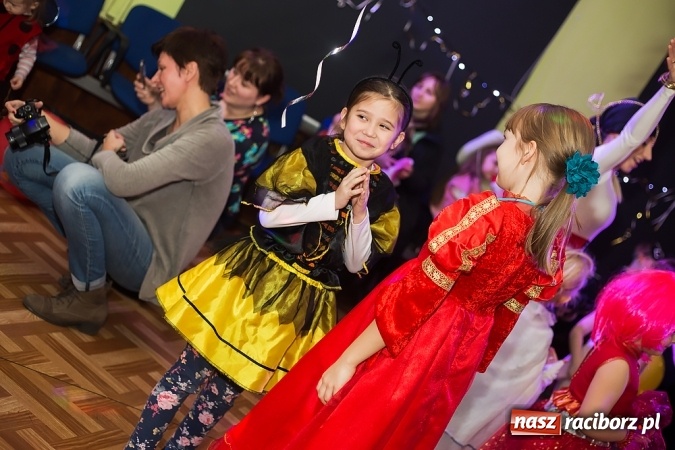 Zdjęcie w galerii na portalu naszraciborz.pl: Bal Karnawałowy w Młodzieżowym Domu Kultury wiadomości z regionu